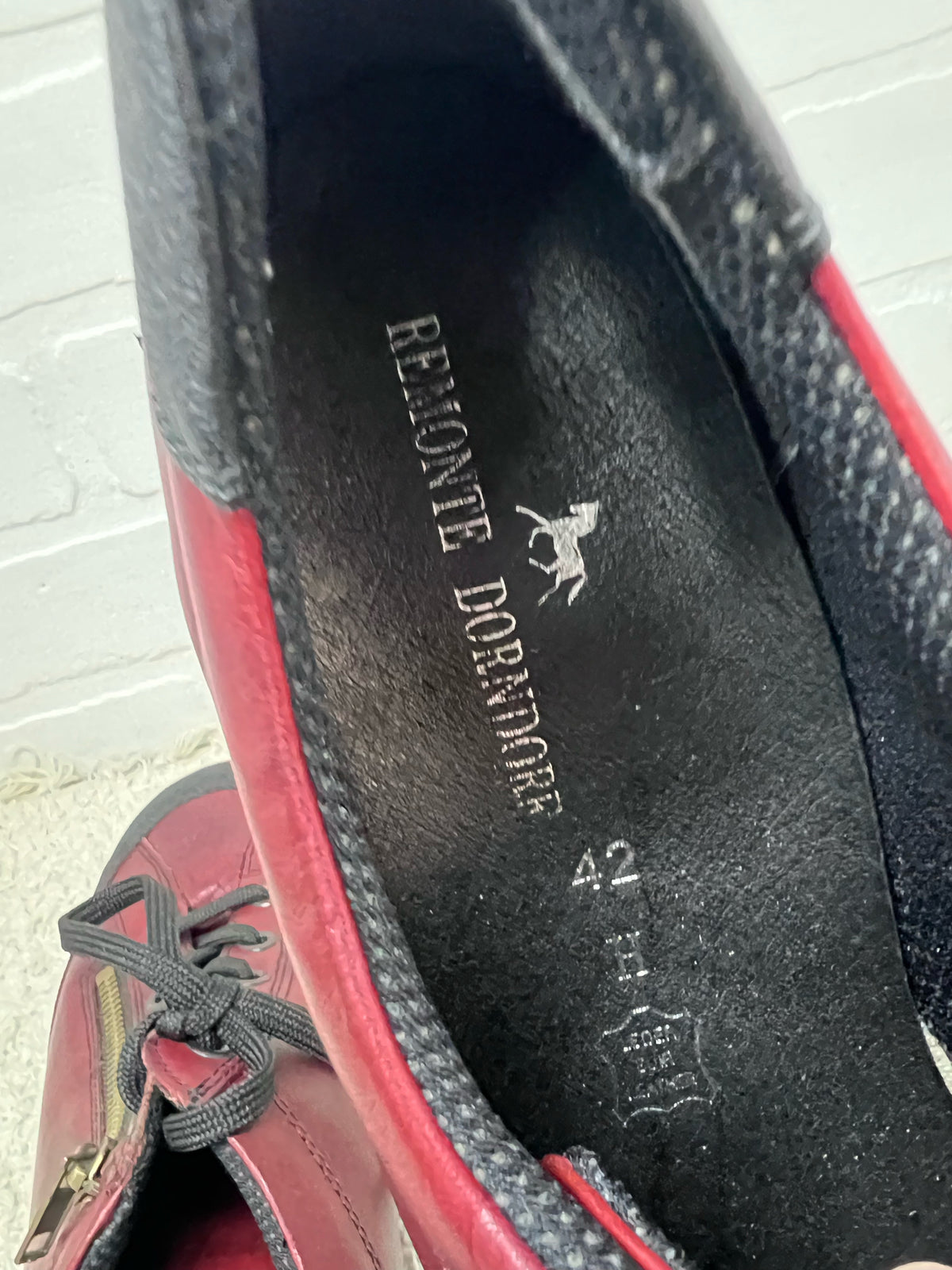 Shoe Size 42 Remonte Dorndorf Maroon & Black Sneakers