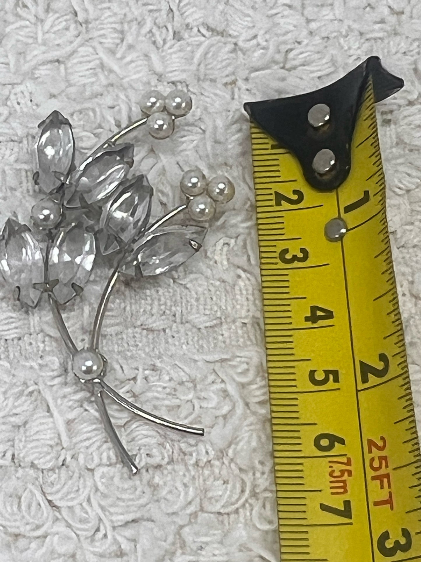 Vintage floral style faux pearl and stone pin