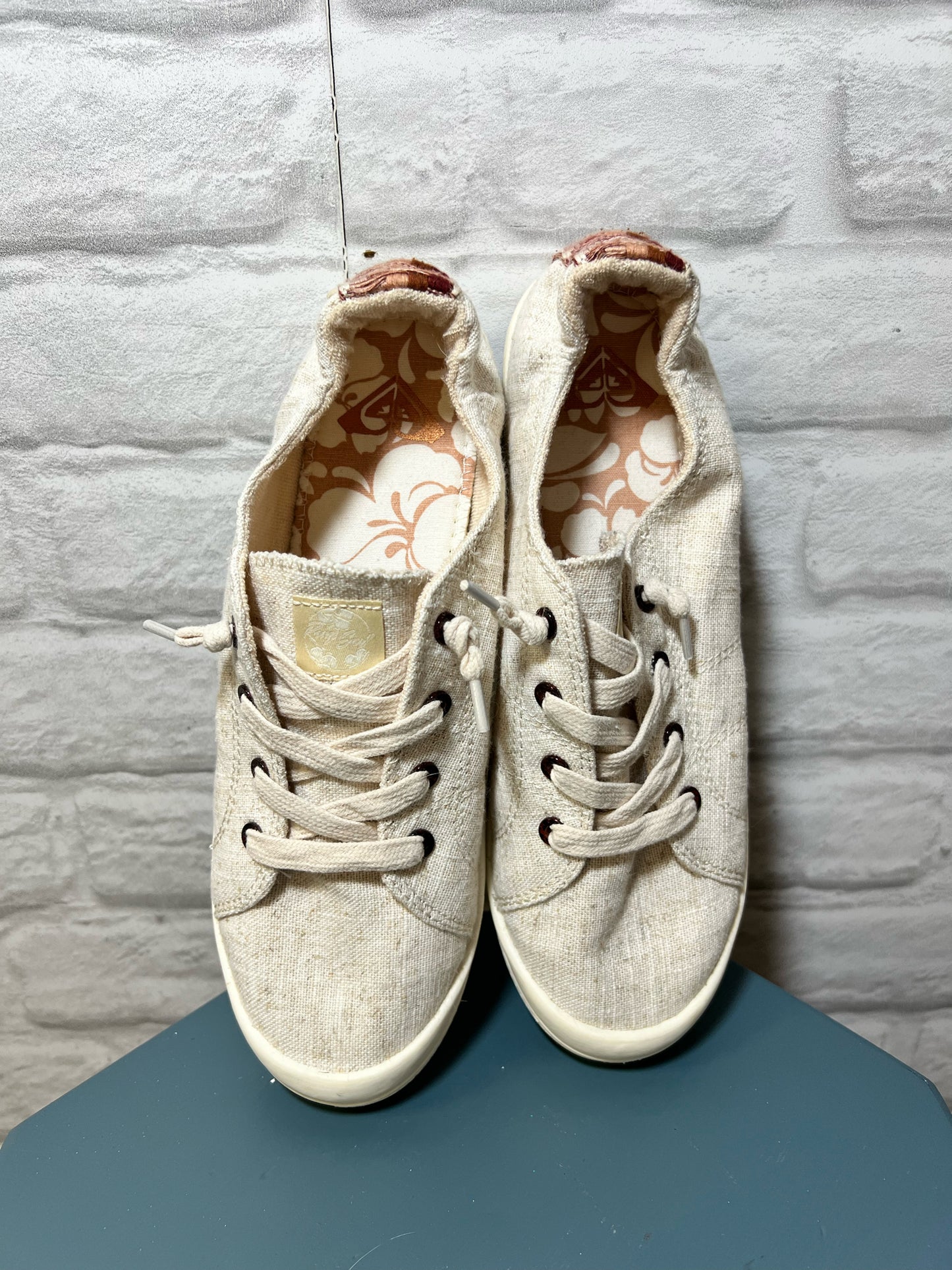 Roxy Size 9.5 Cream Shoes