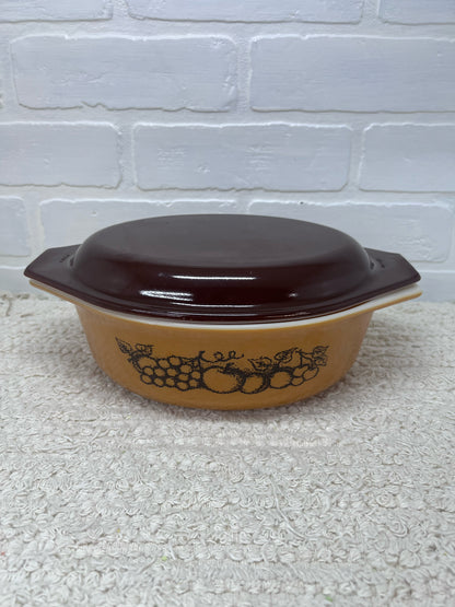 Pyrex Old Orchard 1.5 QT Oval Lidded Casserole Dish