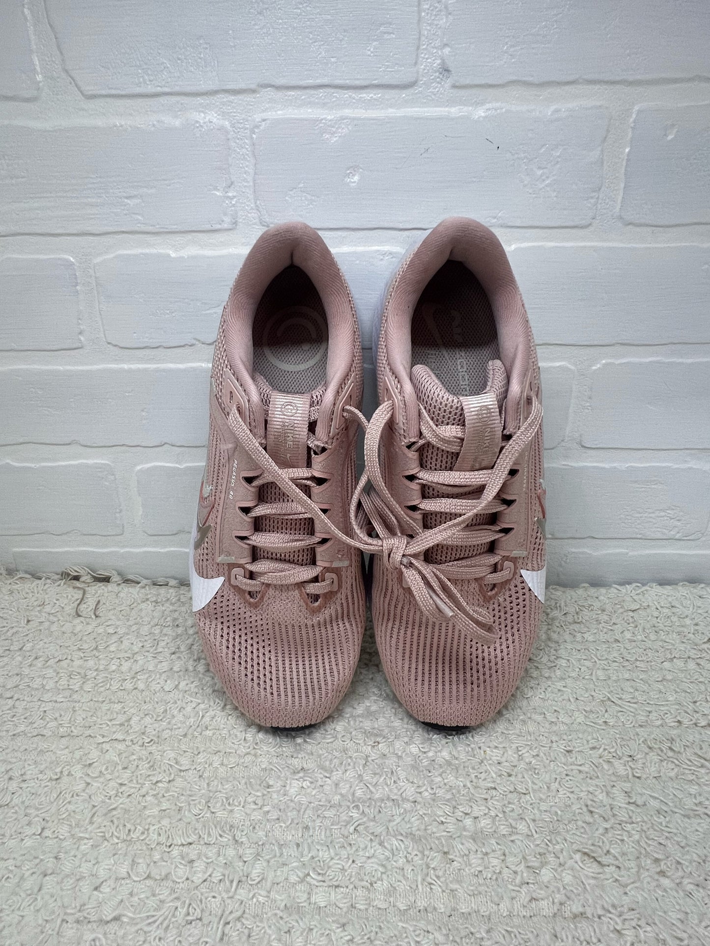Nike Pegasus running shoes Size 6.5 Womens