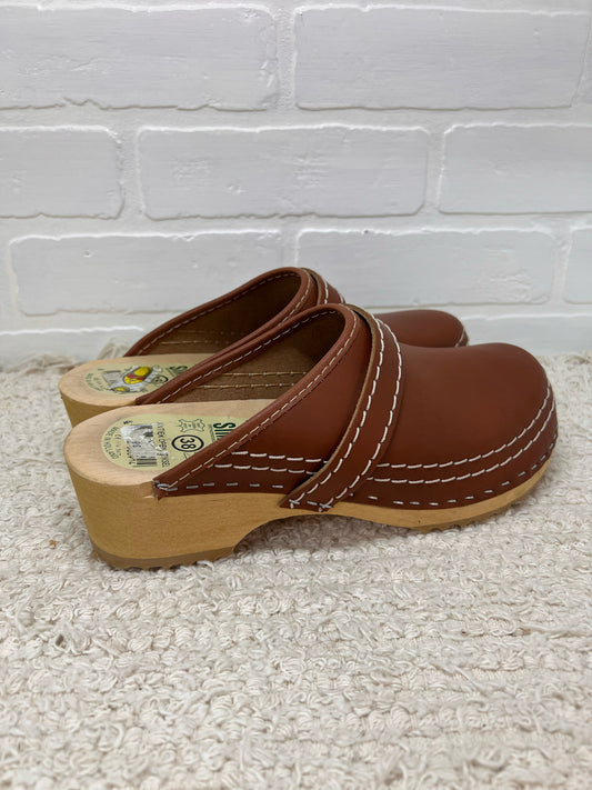 Size 38 Simson Clogs from Holland - NEW without tags!