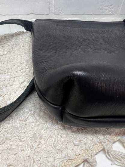 Duluth Trading Co. NWT Lifetyle Leather Sling Bag
