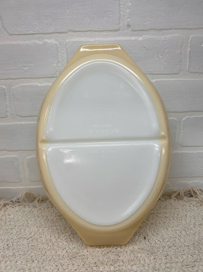 Pyrex Lidded Divided 'Golden Acorn' 1.5 QT Casserole Dish
