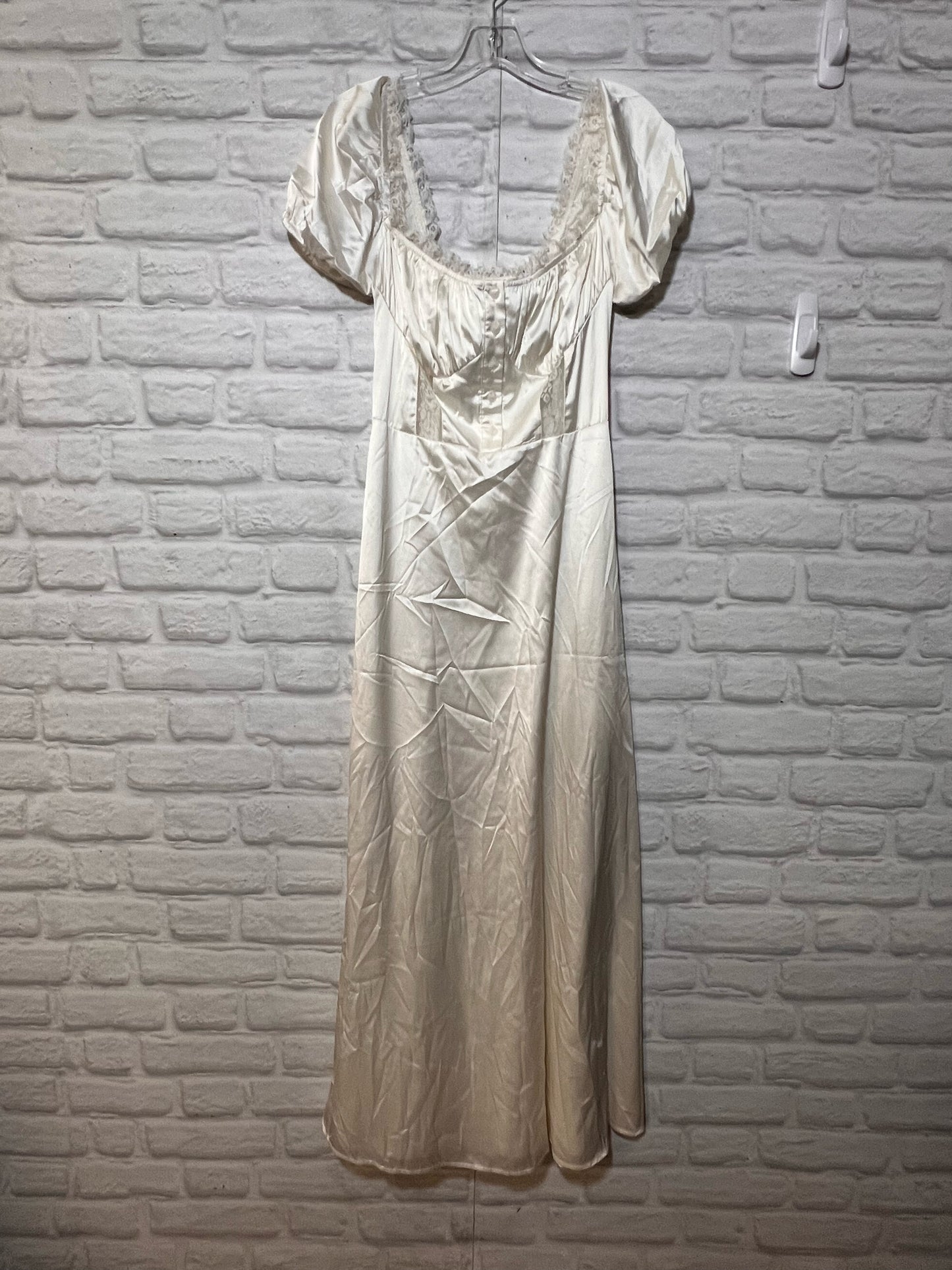 Size S Vintage Lace Detailed Satin Nightgown