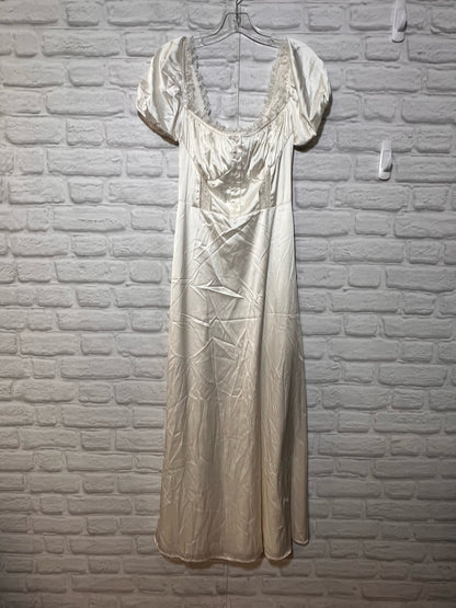 Size S Vintage Lace Detailed Satin Nightgown