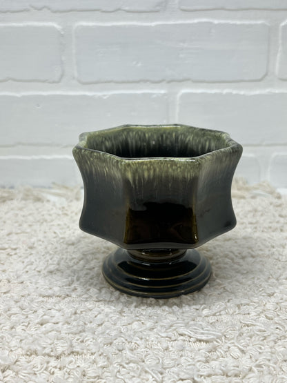 Hull pottery small pedestal planter/flower pot