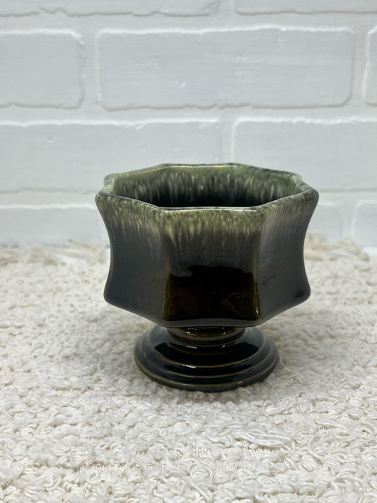 Hull pottery small pedestal planter/flower pot