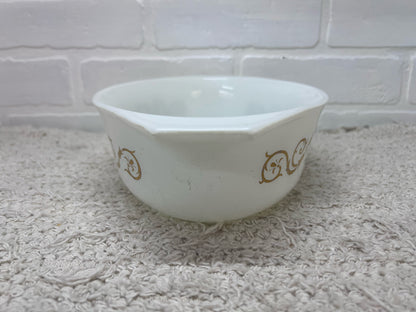Pyrex Casserole Dish - 1.5 quart oval with white & gold