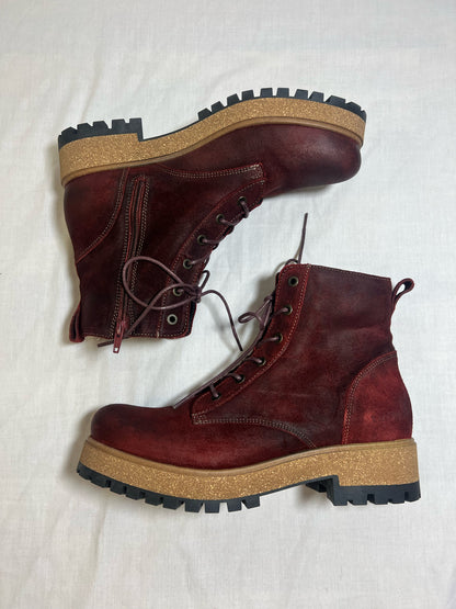 Taos Main Street style boots size 11-11.5 medium women's rugged garnet