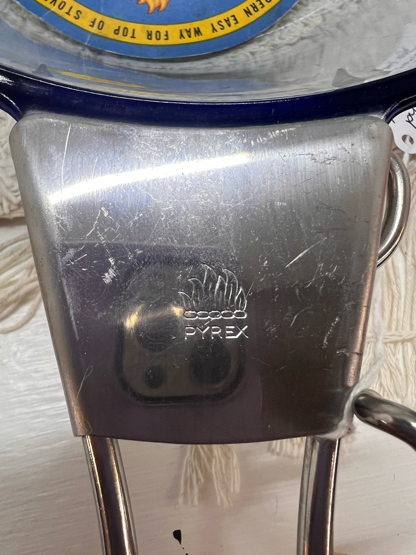 Vintage Pyrex saucepan with detachable metal handle