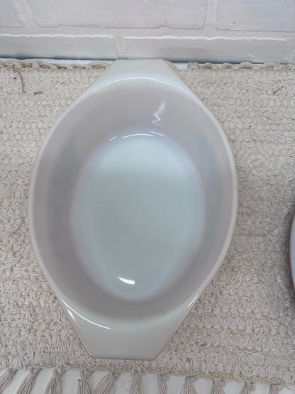 Pyrex Old Orchard 1.5 QT Oval Lidded Casserole Dish