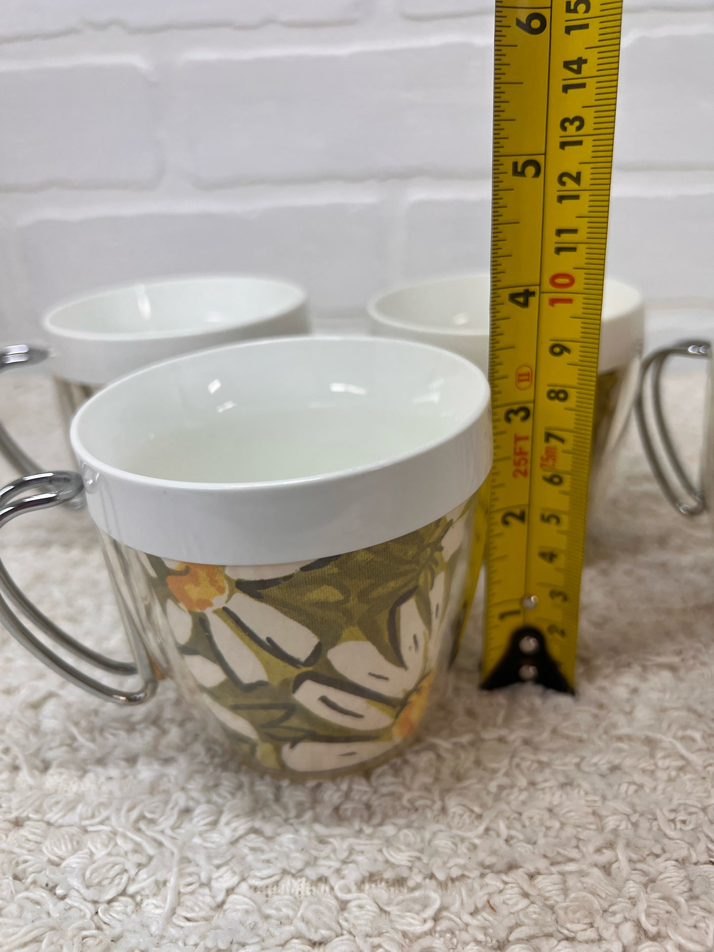 Thermo-Serv Lidded Pitcher w/ Four Mugs Green Daisy 1970's pattern