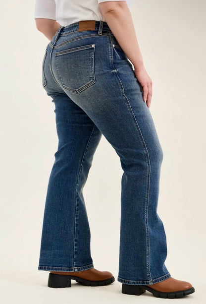 Judy Blue Mid-Rise Daisy Boot Cut Jeans in Dusk Rider Indigo