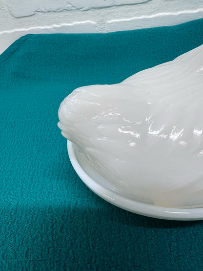 Vintage Milk Glass Nesting Hen/Hen on Nest