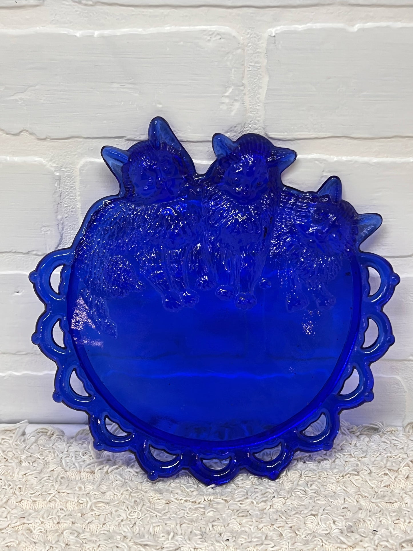 Westmoreland Three Kittens Cobalt Blue Plate