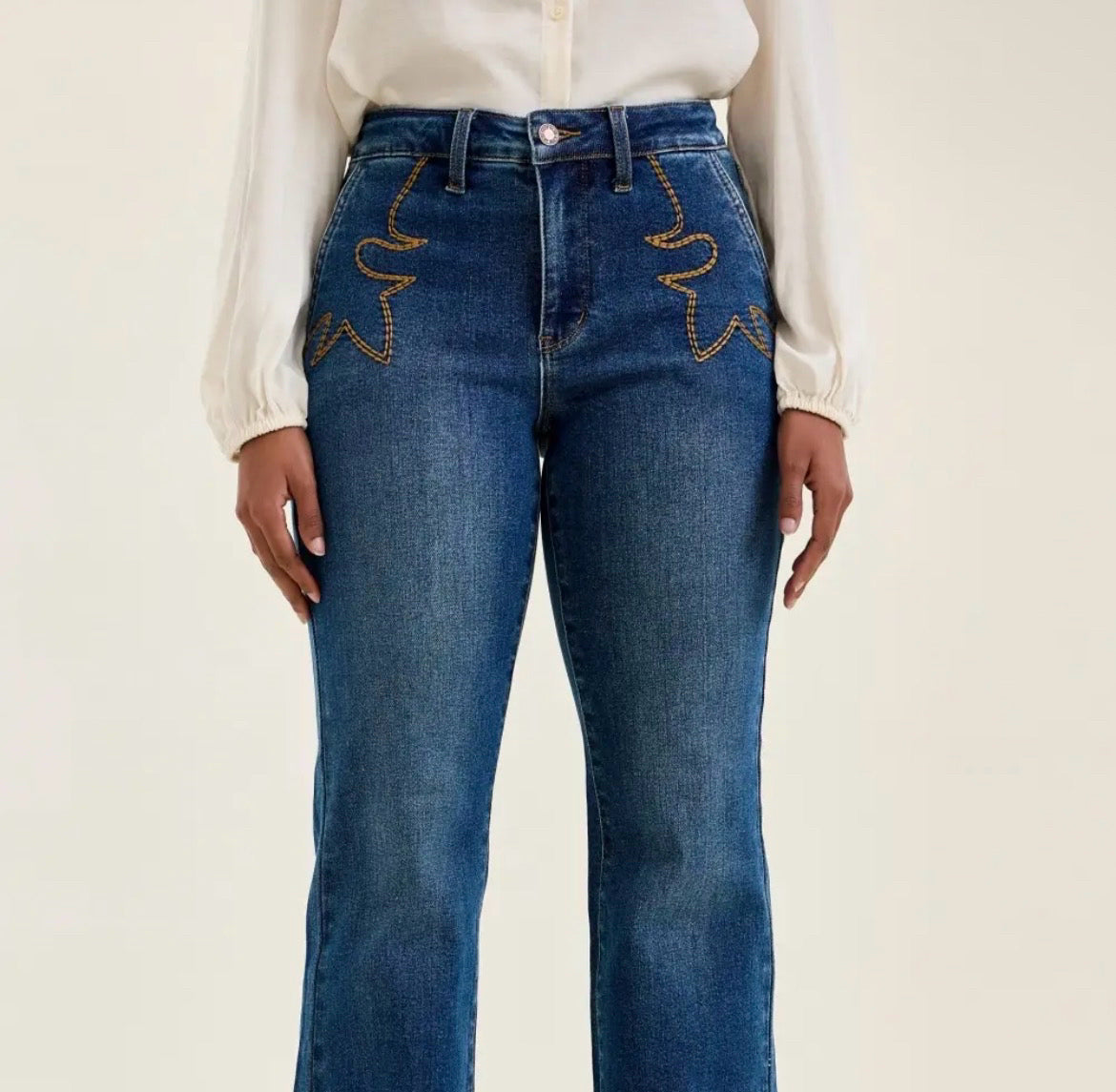 Judy Blue Daisy Bootcut Jeans in Saddle Blue w/ Cowboy Boot Stitching