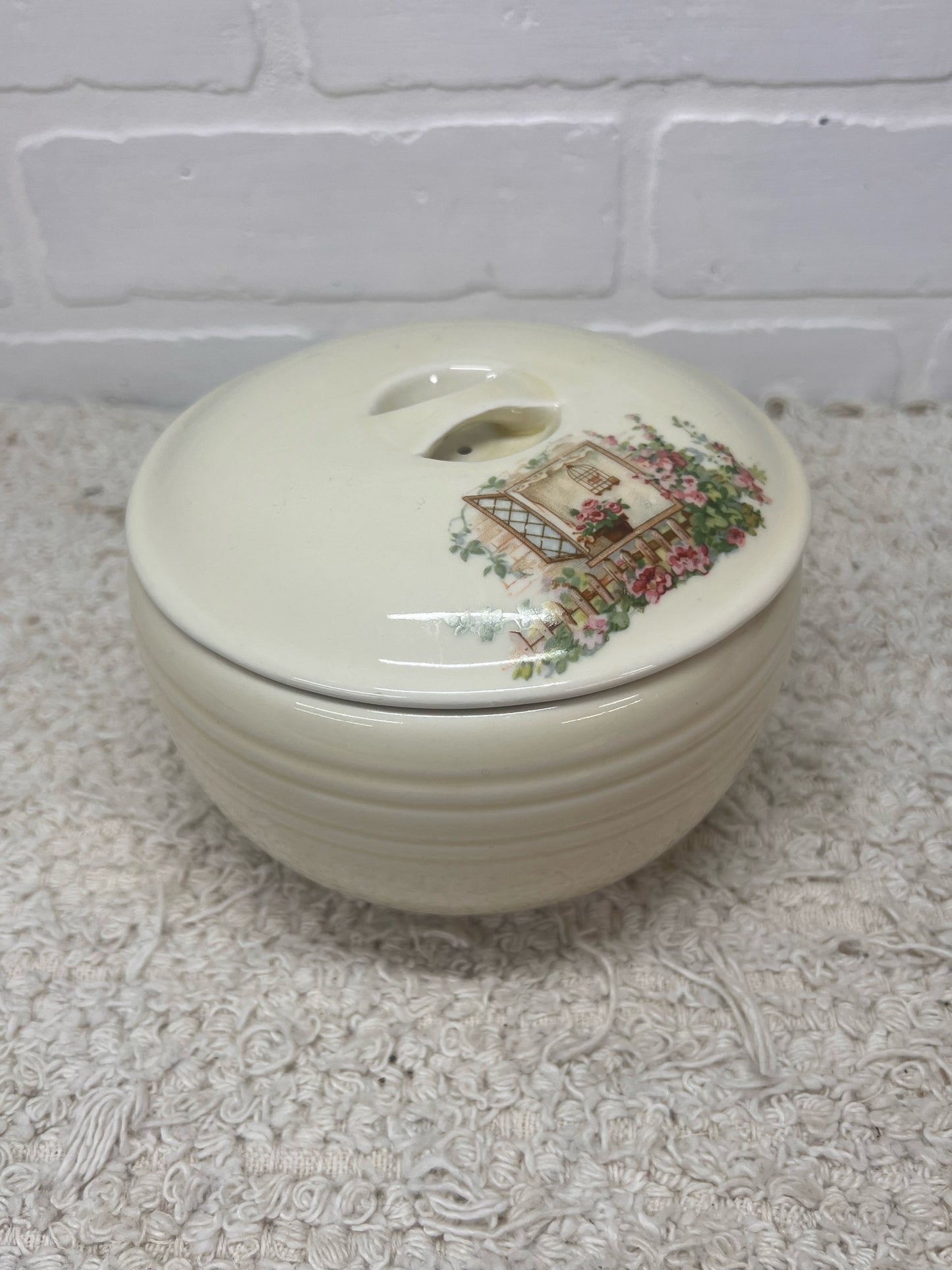 Coors Lidded Thermo Porcelain Casserole Dish 'Open Window' Pattern