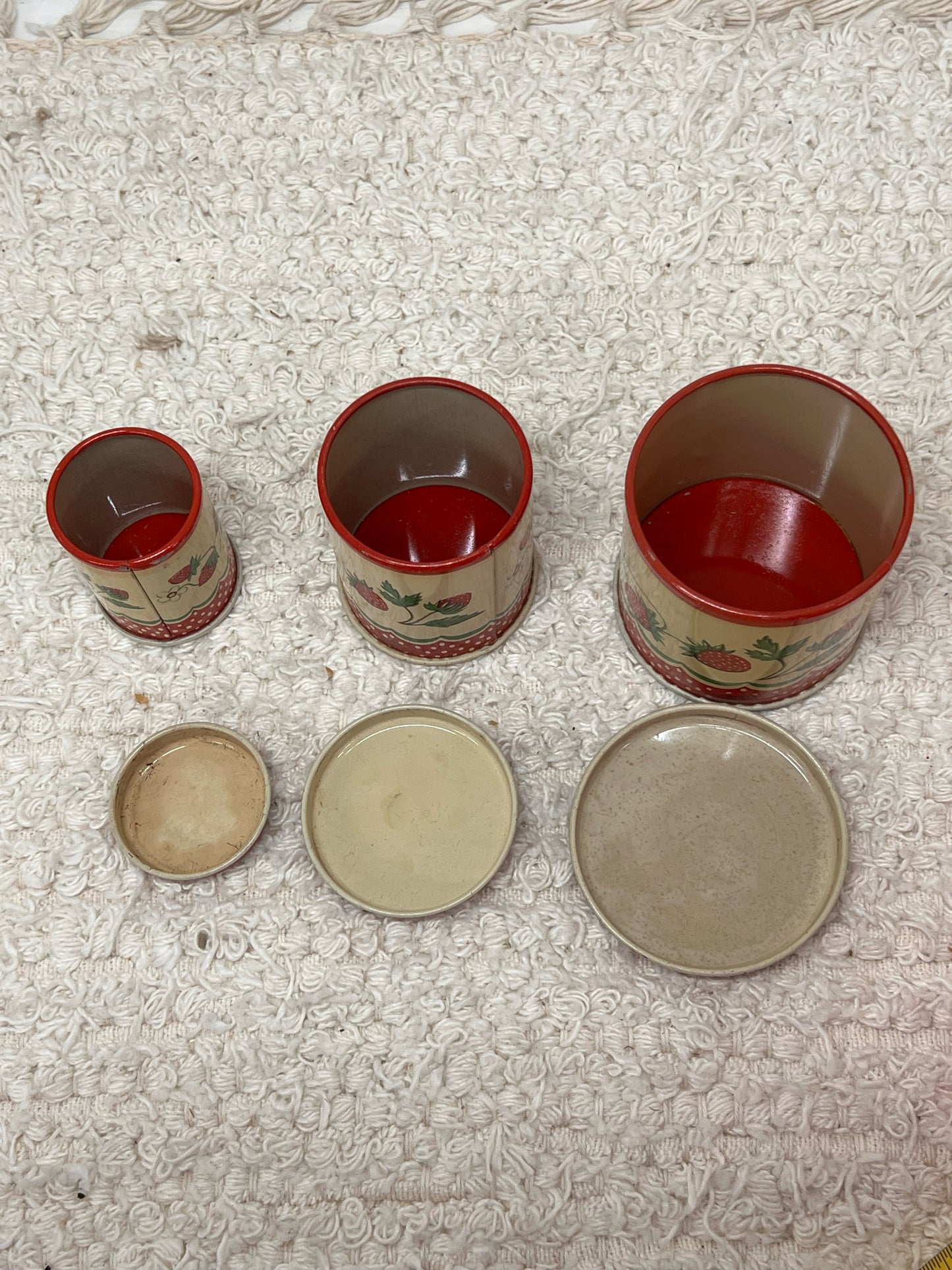 Wolverine 1950's strawberry pattern mini canister set