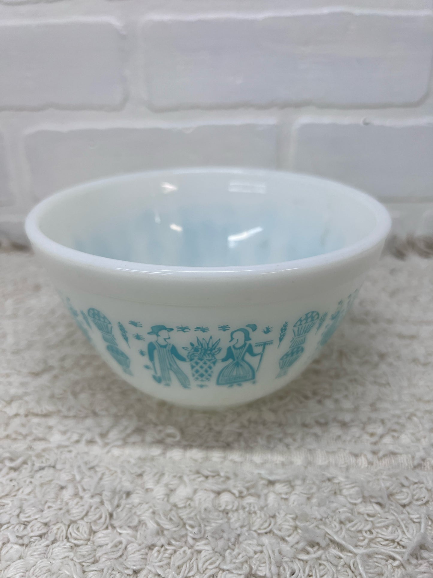 Pyrex Bowl Set - Amish Buterprint - Three Nesting Bowls