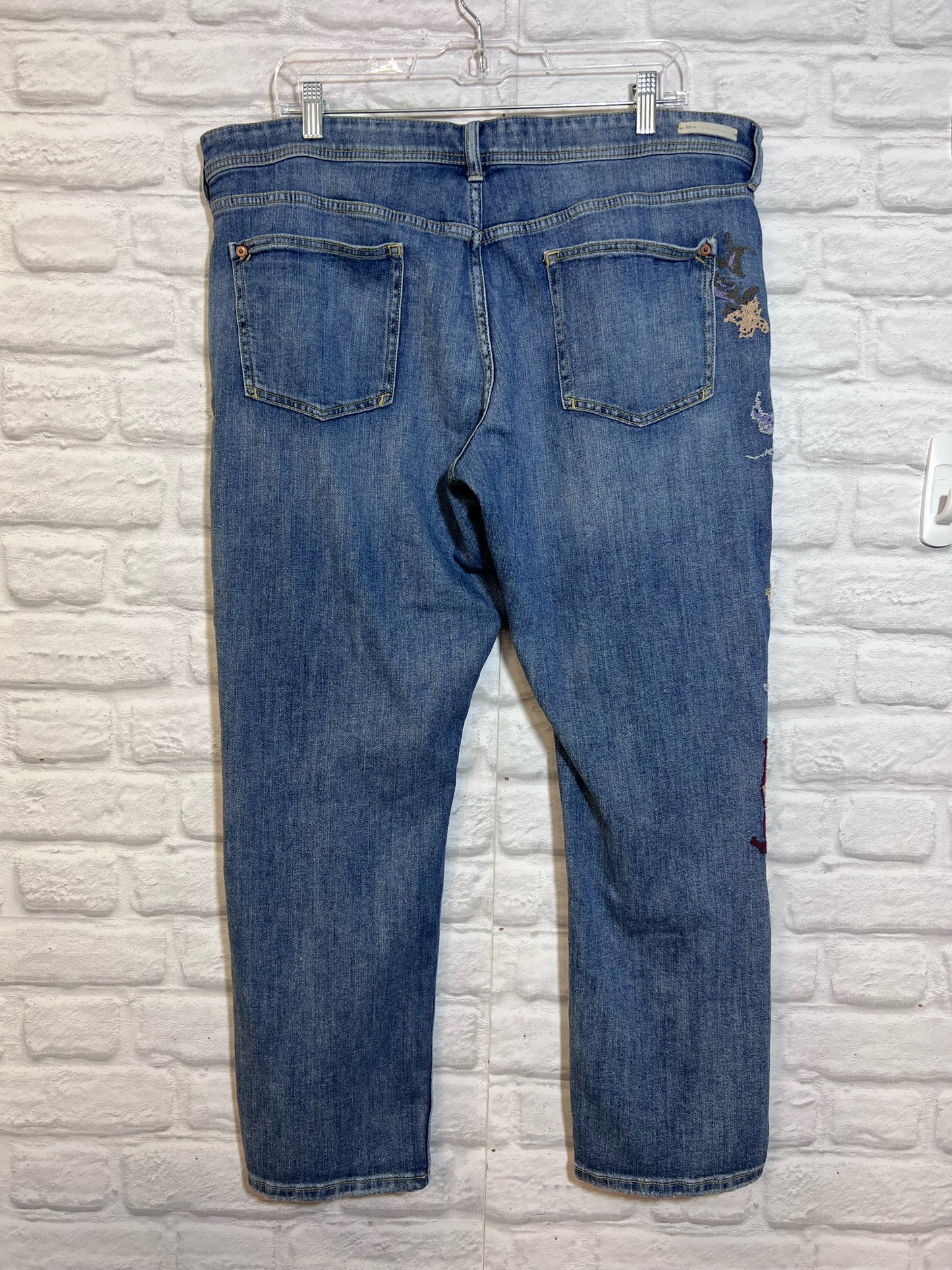 Anthropologie Size 33 Waist Pilcro  Slim Boyfriend Fit Jeans